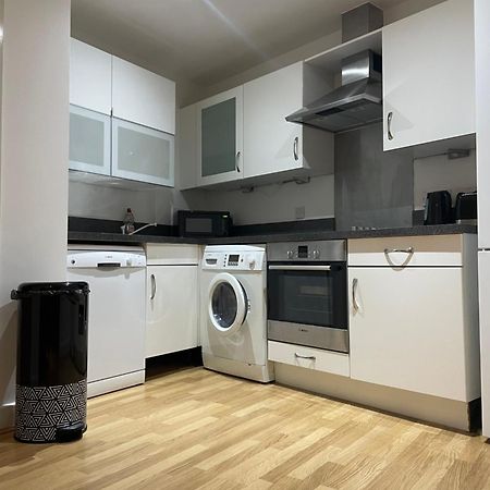 Entire Town Centre 2 Bedroom Apartment Very Close To Beach Bournemouth Luaran gambar