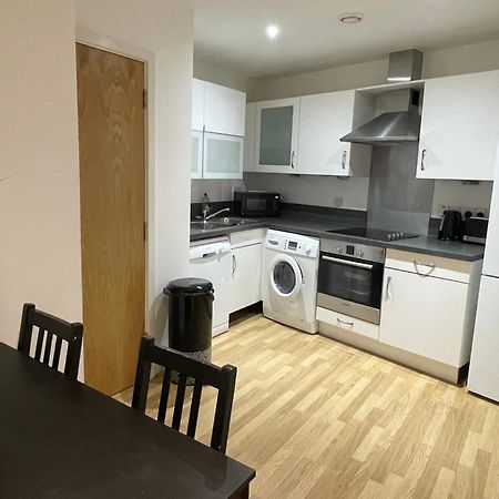 Entire Town Centre 2 Bedroom Apartment Very Close To Beach Bournemouth Luaran gambar